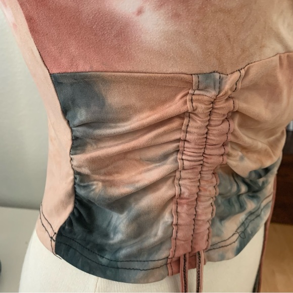 Bae City short sleeved tie-dye crop top. V-neck. Adjustable scrunched front - Picture 9 of 13